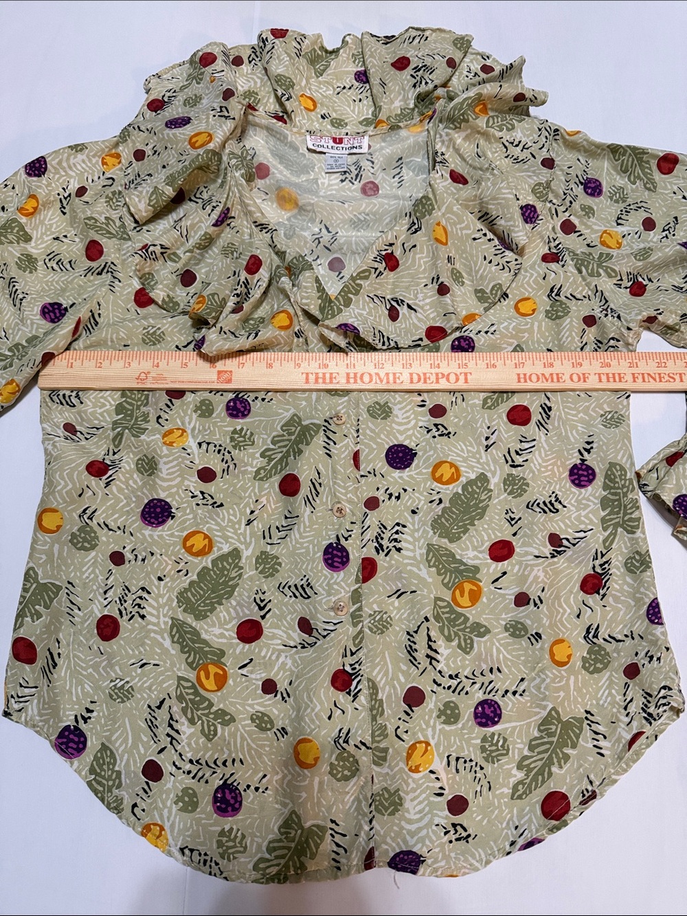 Stunt Collections 100% Silk Long-Sleeve Ruffle Collar Shirt in Light Olive M - Picture 5 of 6